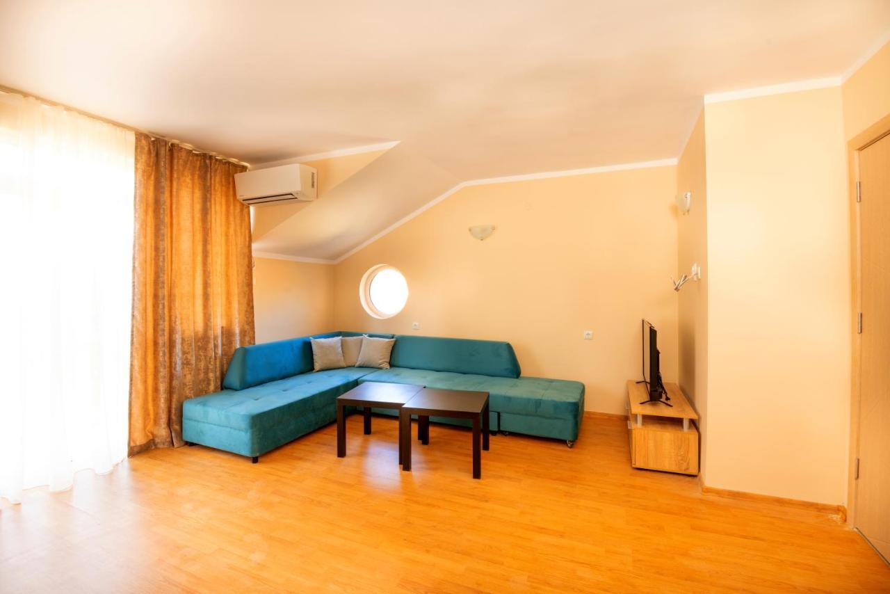 House With Garden Pensiune Pomorie